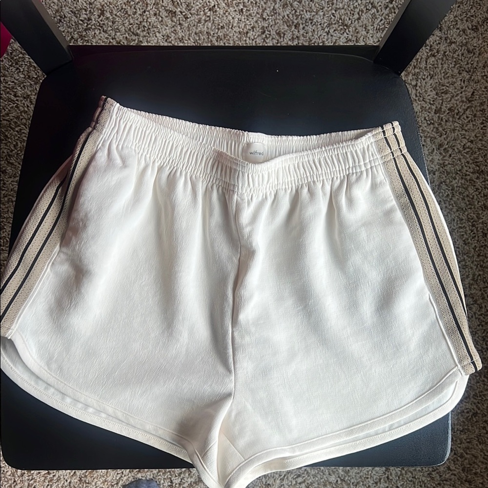 Aritzia’ Wilfred White Shorts